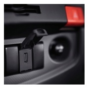 ISUZU ELF NLR 4 BAN 120 PS 1 USB CHARGER ISUZU NLR Pos NLR mobilisuzugiga