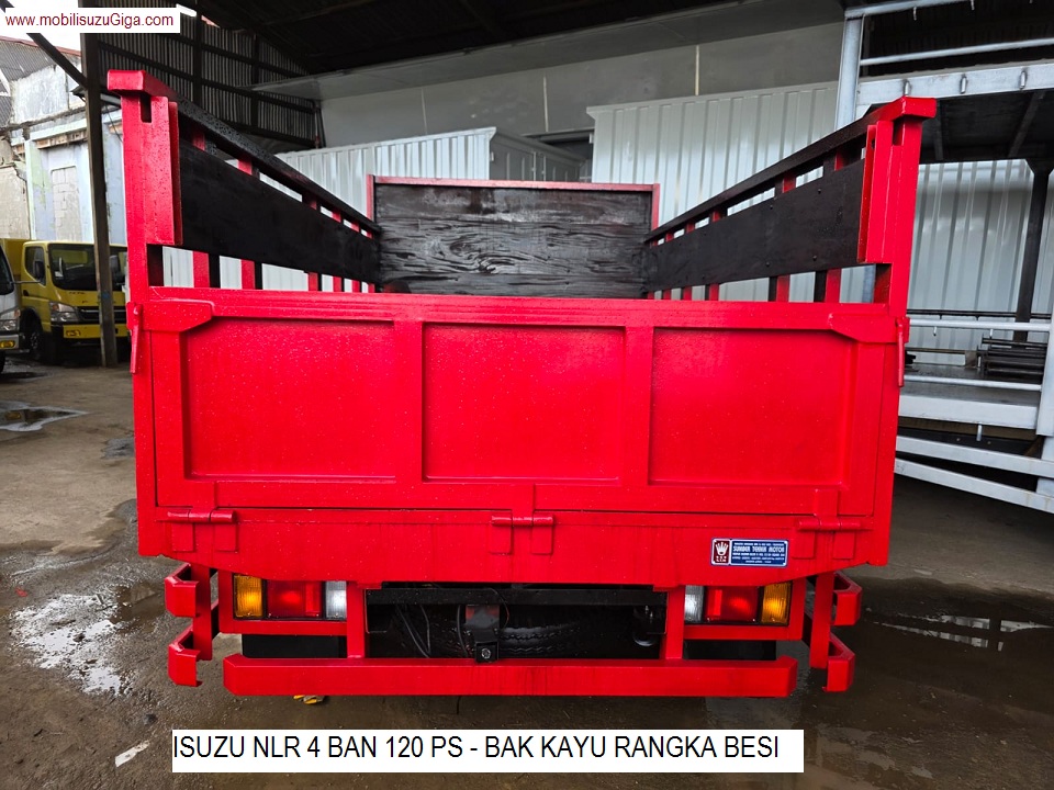 BAK KAYU NLR 4 BAN 120 PS tampak Belakang