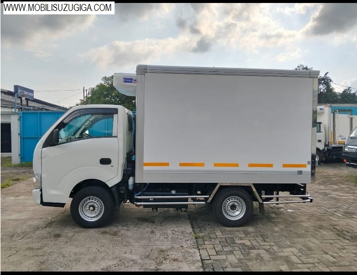 ISUZU TRAGA EURO 4 BOX FREEZER ISUZU TRAGA EURO 4 BOX FREEZER