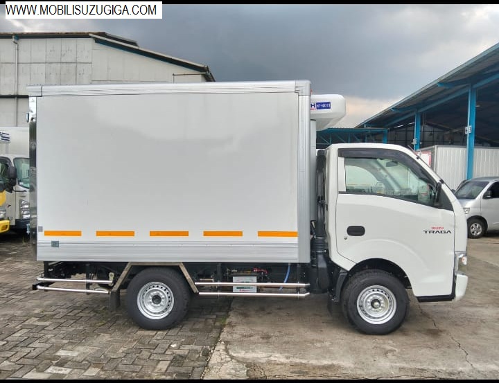 BOX FREEZER PENDINGIN ISUZU TRAGA EURO 4 BOX FREEZER PENDINGIN ISUZU TRAGA EURO 4