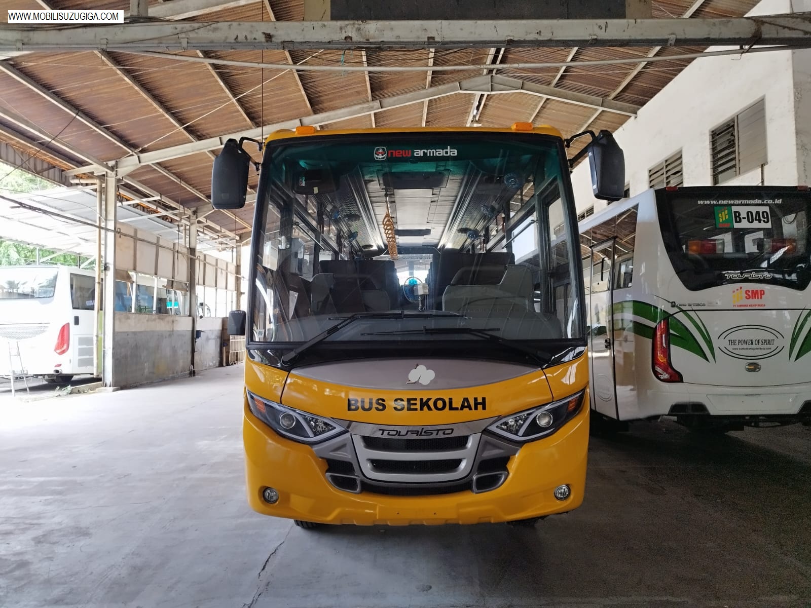 isuzu NQR B medium Bus euro 4