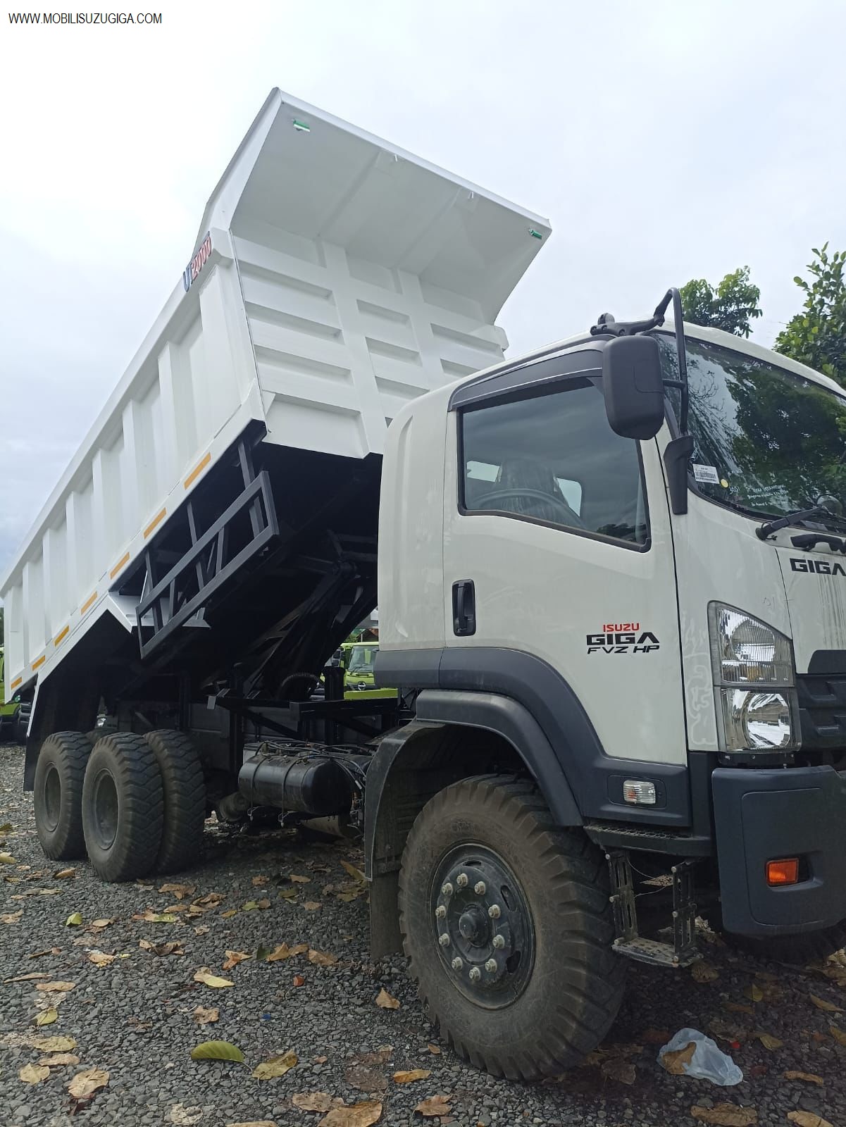 ISUZU GIGA FVZ N HP 285 PS APLIKASI DUMP TRUK