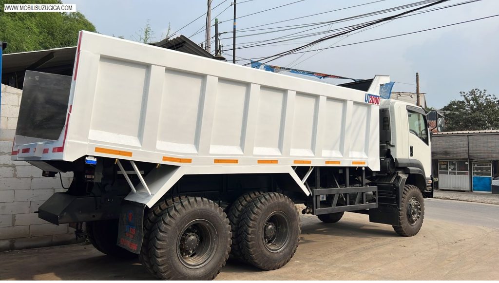 ISUZU GIGA FVZ 6X4 DUMP TRUK MINING