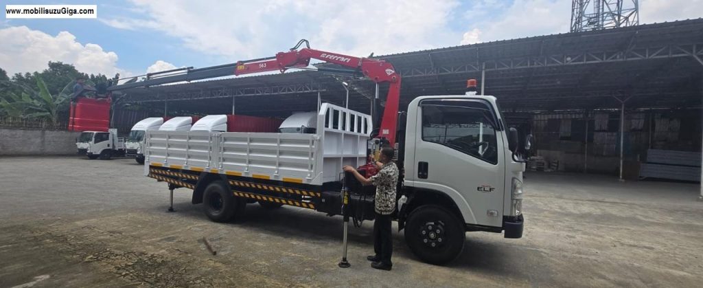 Crane Skylift Isuzu NMR L 150 PS
